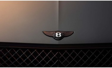 Bentley'den 105 yıl sonra bir ilk: Bentayga Black Edition ile geri döndü...