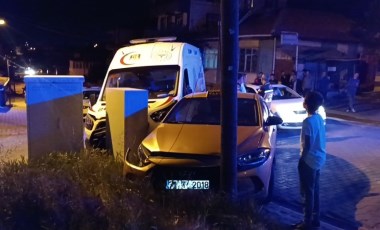 Kırıkkale'de ambulans ile taksi çarpıştı: 4 yaralı