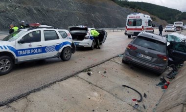 Kaza yerindeki ambulans ve polis araçlarına otomobil çarptı: 1'i bebek 10 yaralı!