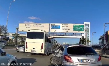 Trafikte çıkan tartışmayı, olay yerinden geçen çevik kuvvet ekibi sonlandırdı!