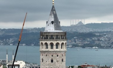 Demir parmaklıklar kaldırıldı... Galata Kulesi'nin alemine 'paratoner' takıldı