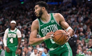 NBA'de Jayson Tatum triple-double yaptı: Boston Celtics seride 1-0 öne geçti!