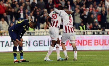 Puan farkı 4'e yükseldi: Fenerbahçe zirve yarışında yara aldı! Sivasspor 2-2 Fenerbahçe