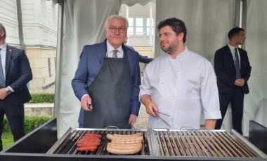 Almanya Cumhurbaşkanı Steinmeier; İstanbul’da döner kesti, mangal tezgahının başına geçti