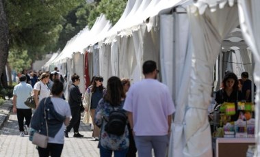 İzmir Kitap Fuarı festival havasında