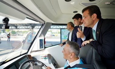 Ekrem İmamoğlu elektrikli metrobüsün test sürüşüne katıldı