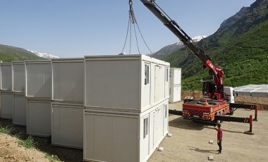 AFAD'dan Hakkari'de deprem hazırlığı: Konteyner ve çadır gönderildi