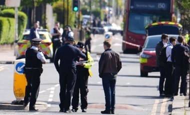 Londra sarsıldı: Kılıçlı adamdan kanlı saldırı