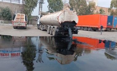 Tanker, TIR’a çarptı: Tonlarca petrol yola döküldü