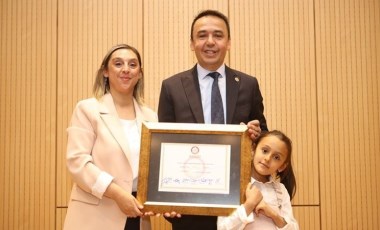 Kastamonu Belediye Başkanı seçilen Hasan Baltacı mazbatasını aldı