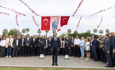 Vahap Seçer mazbatasını aldı: ‘Halkımız CHP’yi birinci parti yaptı’