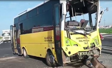 Mardin'de midibüs ile TIR çarpıştı: 18 yaralı