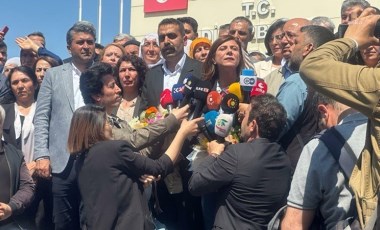 Diyarbakır'da DEM Partili Bucak ve Hatun mazbatayı aldı: Kayyumun yaptıklarını ifşa edeceğiz