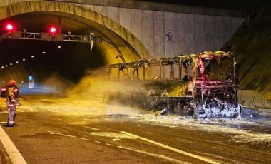 Bursa'da yolcu otobüsünde yangın çıktı: İstanbul-İzmir otoyolu trafiğe kapandı!