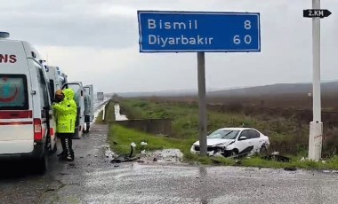 Diyarbakır'da otomobiller çarpıştı: 4 yaralı