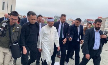 Diyanet İşleri Başkanı Ali Erbaş gazeteciyi görmemezlikten geldi