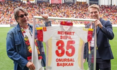 Mehmet Sepil, Göztepe'nin onursal başkanı oldu