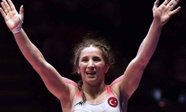 Milli Güreşçi Zeynep Yetgil, Paris 2024 Olimpiyat Oyunları'na kota aldı