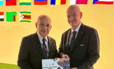 TFF Başkanı Mehmet Büyükekşi, FIFA Başkanı Gianni Infantino ile bir araya geldi