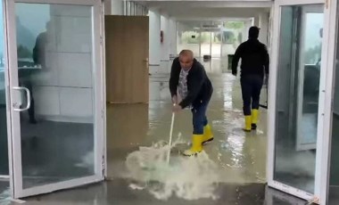 Malatya'da sağanak: İş yerleri ve caddeler suyla doldu