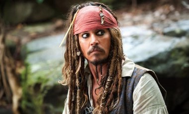 Karayip Korsanları'nın yapımcısından heyecanlandıran açıklama: Johnny Depp geri mi dönüyor?