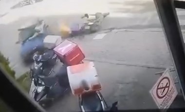 Ataşehir'de feci kaza: motorlu kurye ile otomobil kafa kafaya çarpıştı!