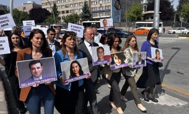 DEM Partililer Kobani Davası’nda verilen cezaları TBMM'den Adalet Bakanlığı'na yürüyerek protesto etti