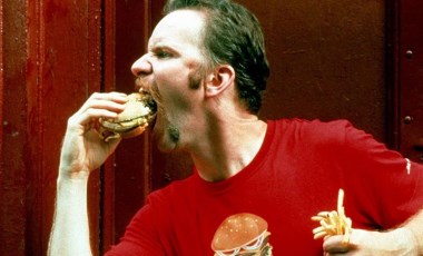 Zararlarını anlatmak için 1 ay boyunca McDonald's yiyen belgeselci Morgan Spurlock hayatını kaybetti