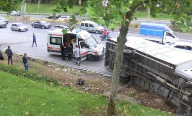 Bağcılar'da kamyonet işçi servisine çarptı:  5 yaralı