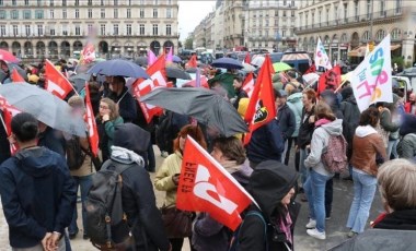 Fransa'da öğretmenler hükümetin eğitim reformunu protesto etti