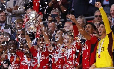 Manchester United, FA Cup finalinde Manchester City'yi devirdi!