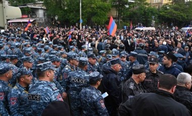 Ermenistan'da protestolar şiddetlendi: 200'ü aşkın kişi gözaltına alındı!