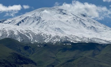 Ağrı Dağı'nda kar etkili oldu