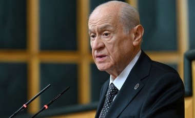 Devlet Bahçeli'den kürsüde 'Esad ile işbirliği' çağrısı, Özgür Özel'e 'yumuşama' resti!