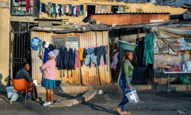 Güney Afrika'da genel seçim: Ülke 30 yıl sonra hala 'ekonomik apartheid' ile mücadele ediyor