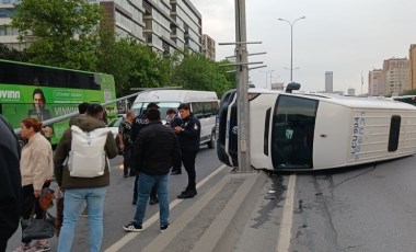 Beylikdüzü E-5’te işçi servisi devrildi: 13 yaralı