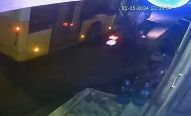 Pendik'te feci kaza: İETT otobüsünden inerken motosiklet çarptı!