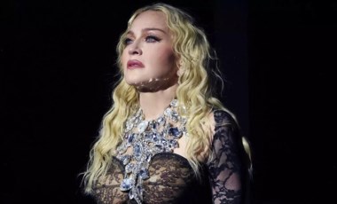 Madonna'ya 'cinsel içerikli konser' davası