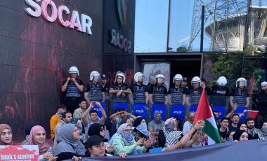 Türkiye üzerinden İsrail’e petrol sağlayan SOCAR’a İstanbul’da kırmızı boyalı protesto