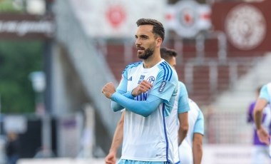 Kenan Karaman attı, Schalke 04 ligde kaldı!