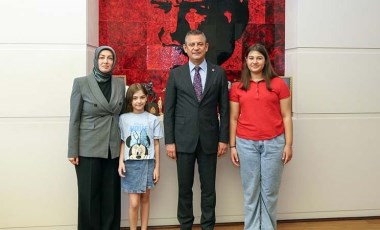 Özgür Özel'den 'Sinan Ateş' mesajı: 'Suikastın üzerindeki sis perdesi kalkana kadar...'