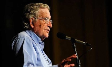 Noam Chomsky kimdir?  Noam Chomsky'nin kitapları ve hayatı...