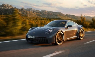 Porsche 911 elektrikliden uzak duruyor! Hibrit motorlarla devam...