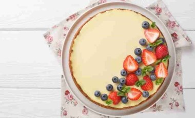 Yaz günlerinde kurtarıcı tarif! Beyaz çikolatalı cheesecake tarifi...