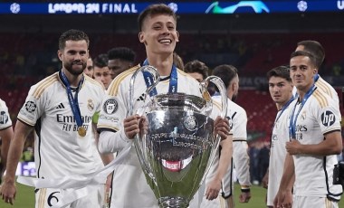 UEFA Şampiyonlar Ligi kutlamalarına Arda Güler damgası: Real Madrid'li taraftarlara İspanyolca seslendi!