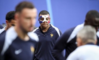 Mbappe'nin yüz maskesi takmasına neden izin verilmiyor?