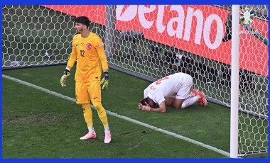 A Milli Futbol Takımı'nda Samet Akaydin'den inanılmaz hata!