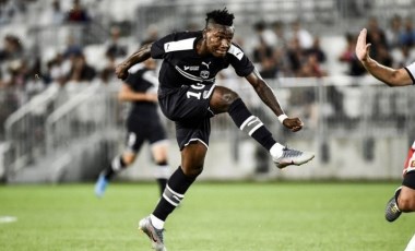 Samuel Kalu kimdir? Samuel Kalu kaç yaşında, nereli? Samuel Kalu hangi takıma transfer oldu?