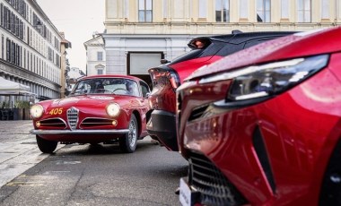 Müzeden çıkıp yarışa katıldı: Alfa Romeo 1000 Miglia Brescia'da start aldı! Klasik arabalar büyüledi...