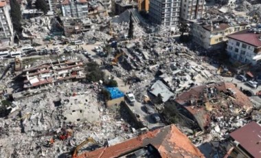 Hatay’da 51 kişiye mezar olan apartmanın müteahhidi: “Teslim etmem gereken devlet ihale işleri ve TOKİ işim var, tahliyemi talep ediyorum”